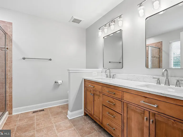 53 Overlook Dr — Photo 40