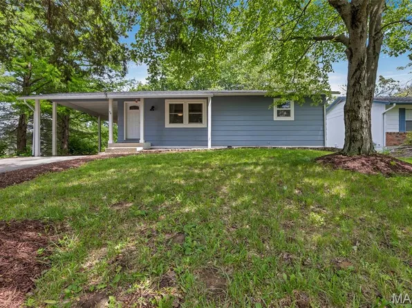 36 N Meadow Dr, O Fallon, MO 63366