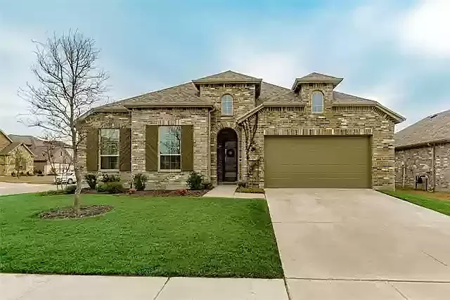 1249 Meridian Dr — Photo 2