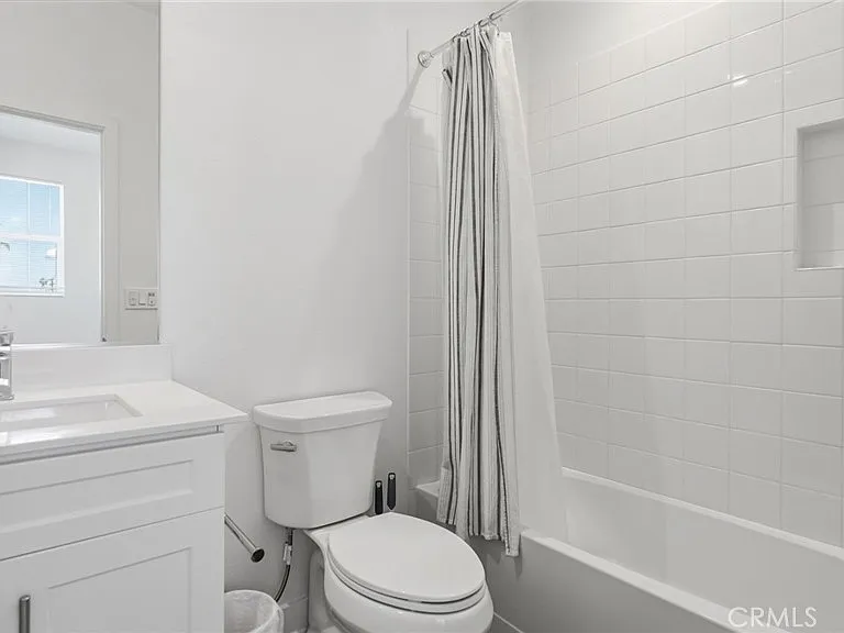 2560 Valentina Way — Photo 37