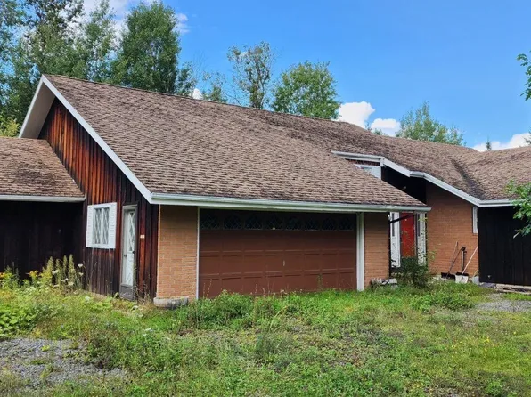 742 Highland Avenue, Newport City, VT 05855