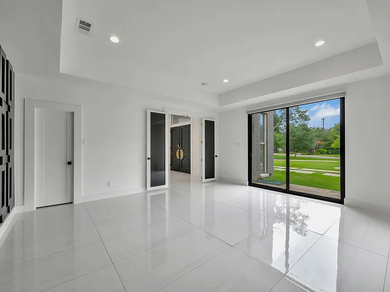 11248 Jamestown Rd — Photo 40