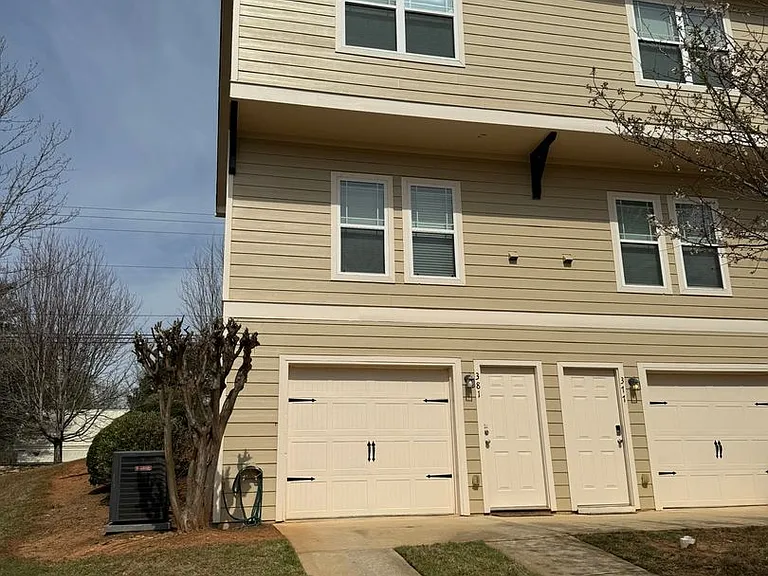 381 Whitehall Rd — Photo 20