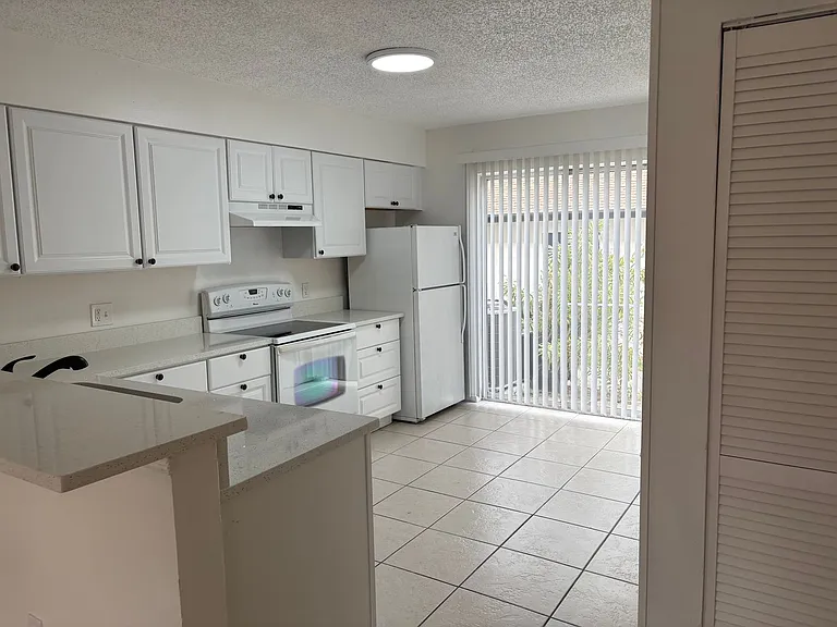 3651 N Goldenrod Rd #A104 — Photo 5