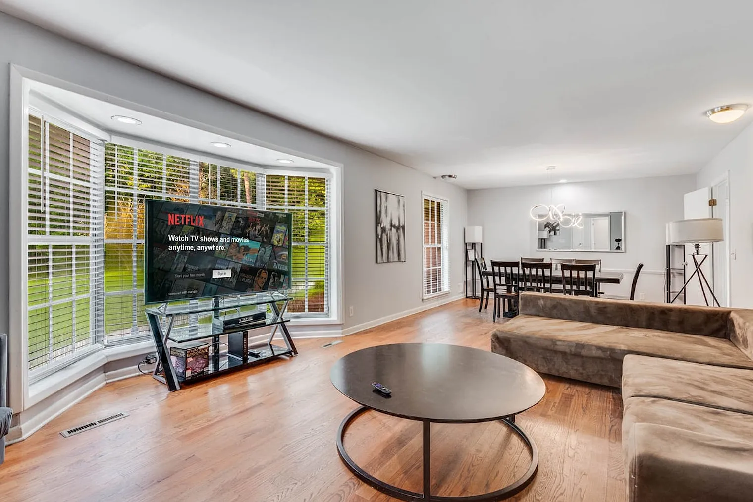 4 bed, 3.0 bath, 2594 sqft, $7,014 — Photo 4
