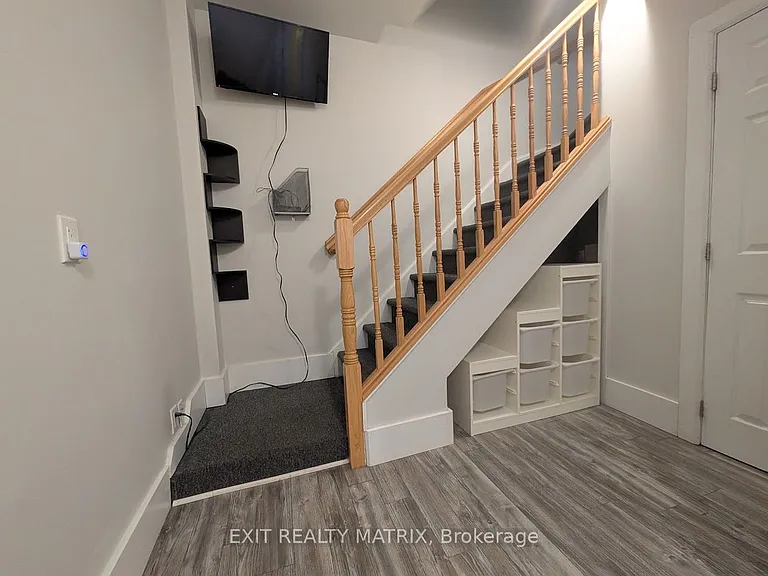 222 Blackburn Ave #B — Photo 12