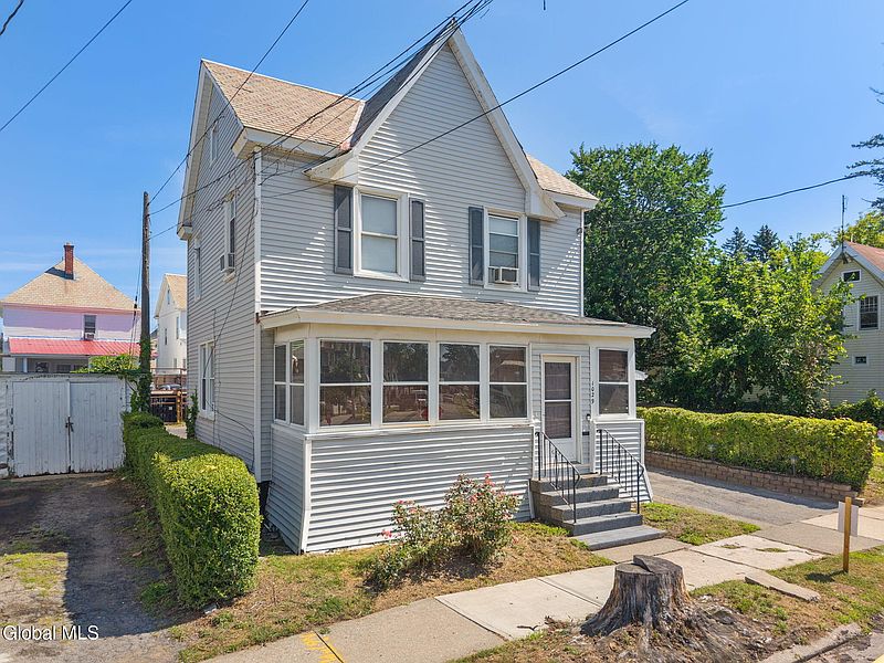 4th image of 1029 Forest Road