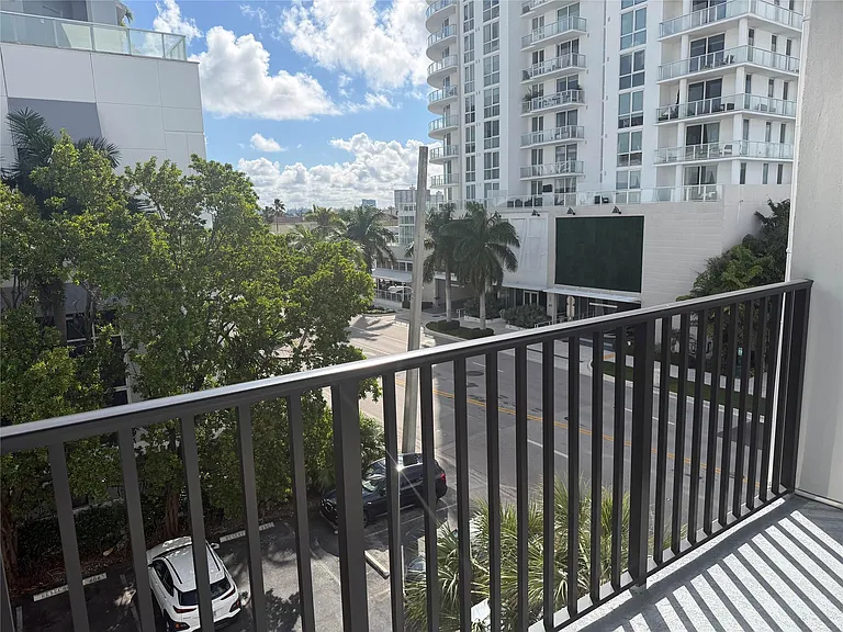 3000 Riomar St #406 — Photo 13