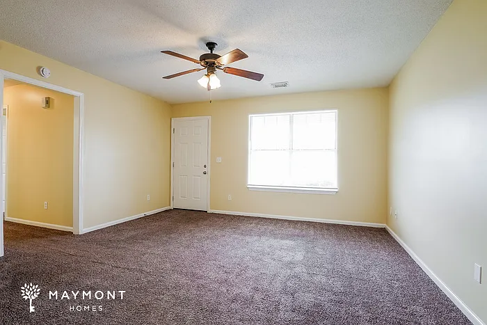 3 bed, 2.0 bath, 1172 sqft, $1,295 — Photo 3