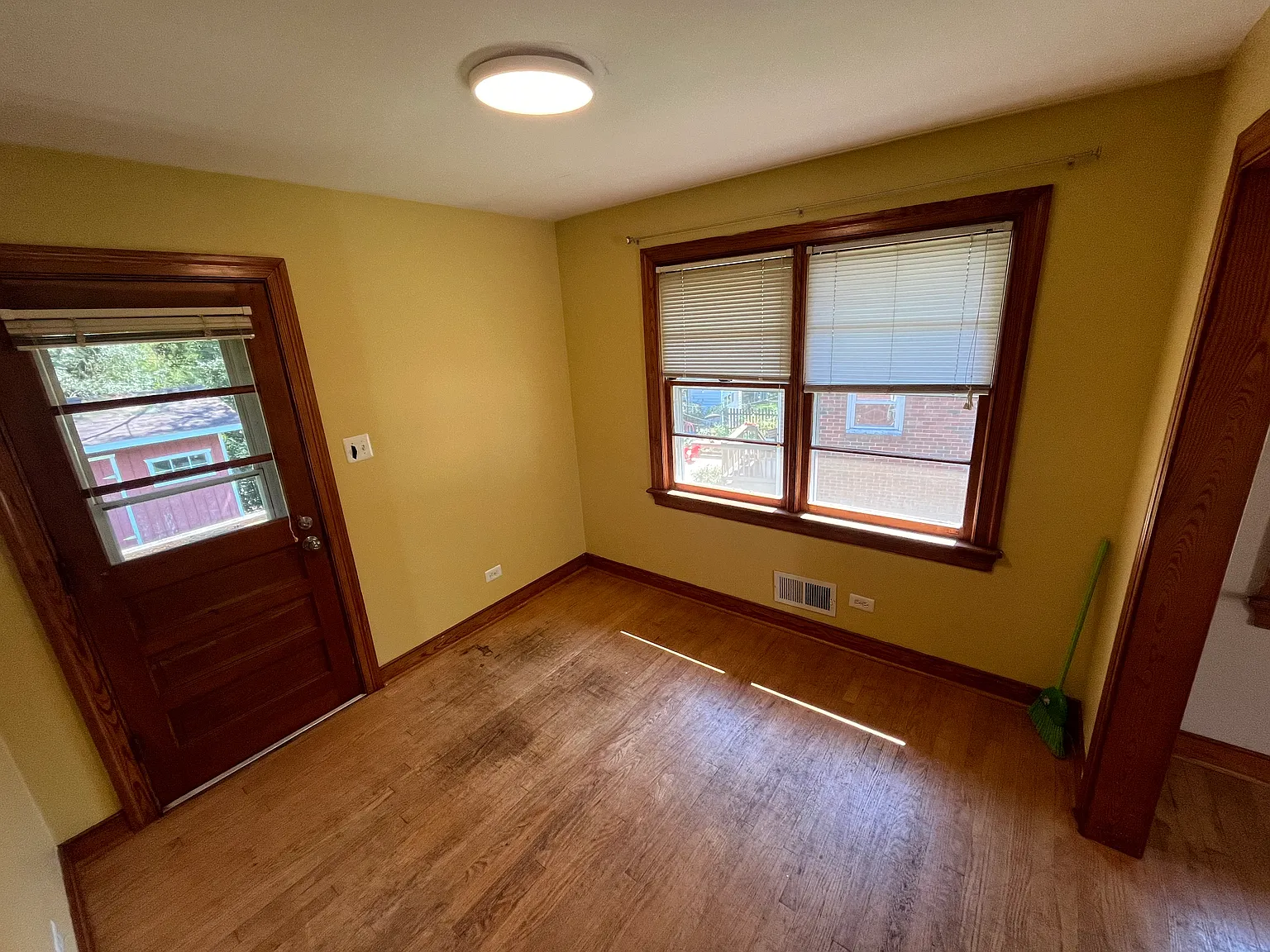 2408 Sunset Rd — Photo 3