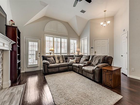 4th image of 3028 Sawtooth Dr