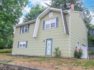 11 Park Ave, Dover, NJ 07801