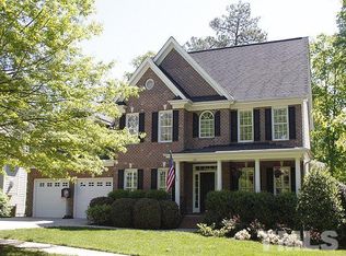 221 Branchside Ln, Holly Springs, NC 27540