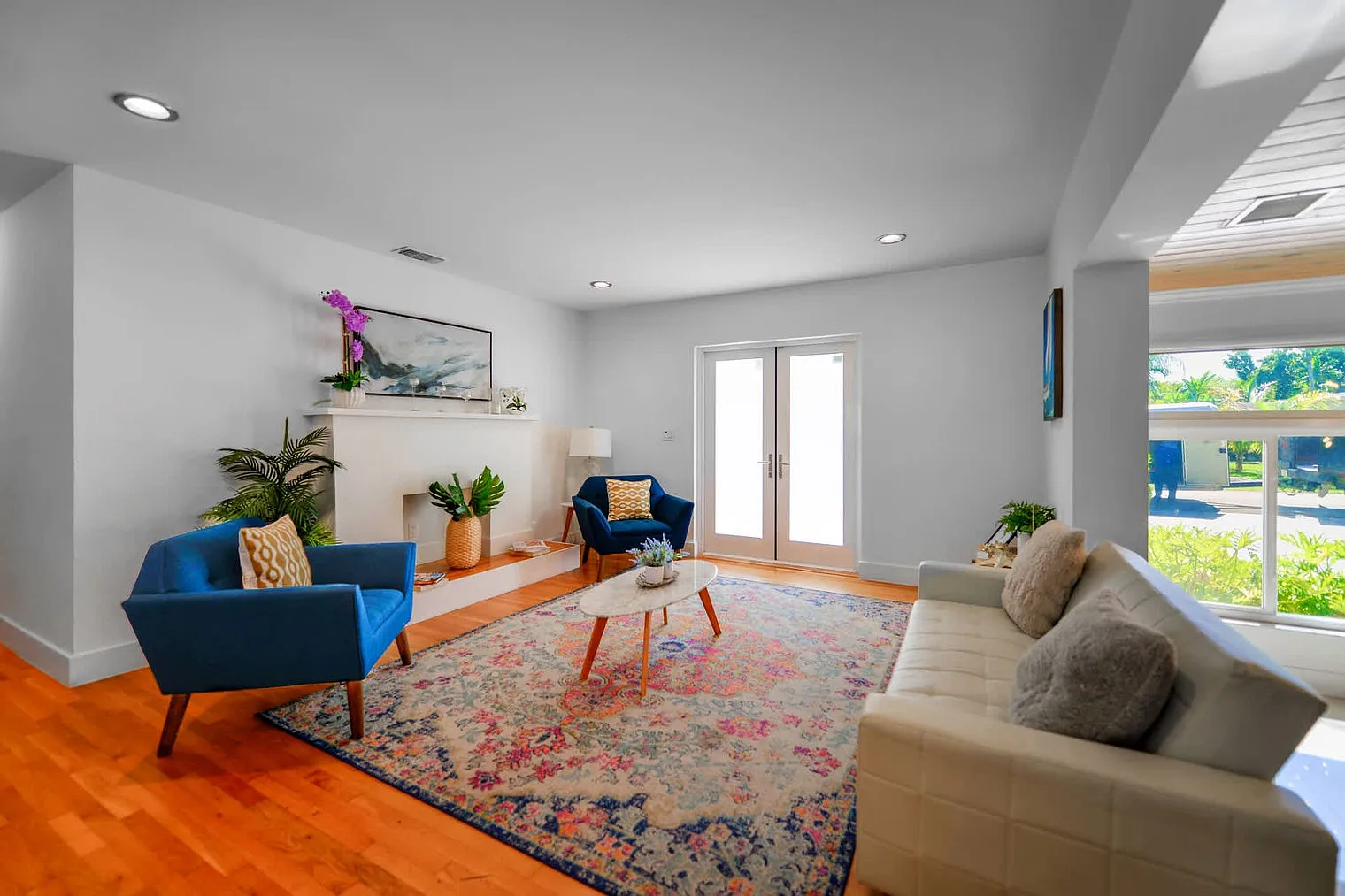 4 bed, 3.0 bath, 2055 sqft, $10,264 — Photo 1