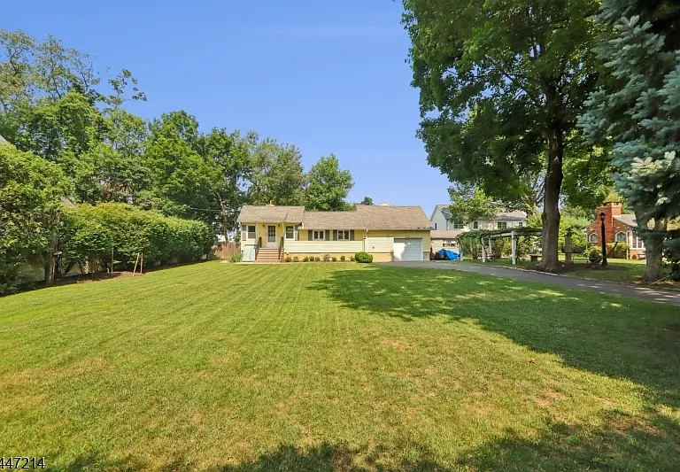 25 Alma Ave — Photo 23