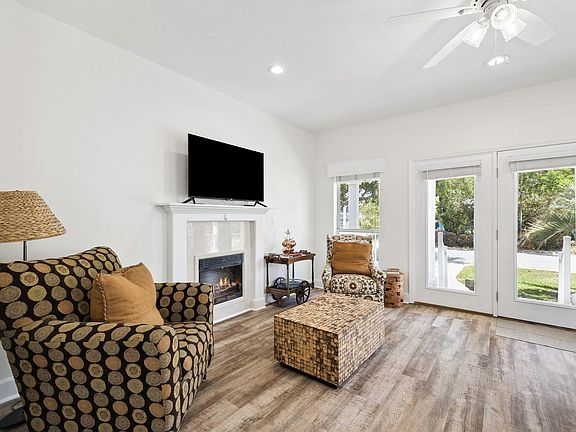 4th image of 90 Ventana Blvd