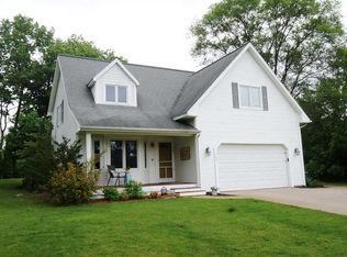 142 Claremont Cir, Brooklyn, MI 49230