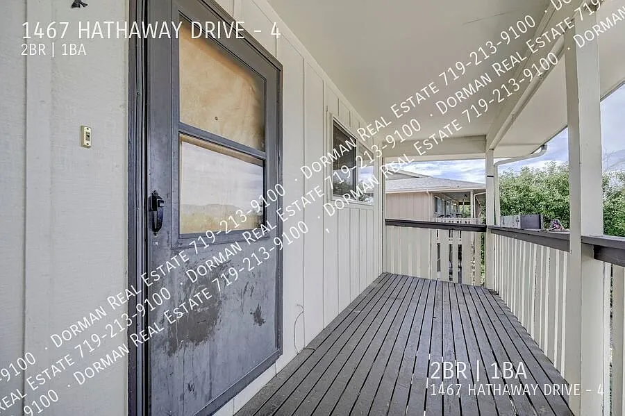 Mountain Views From your 2nd Floor Balcony! — Photo 2