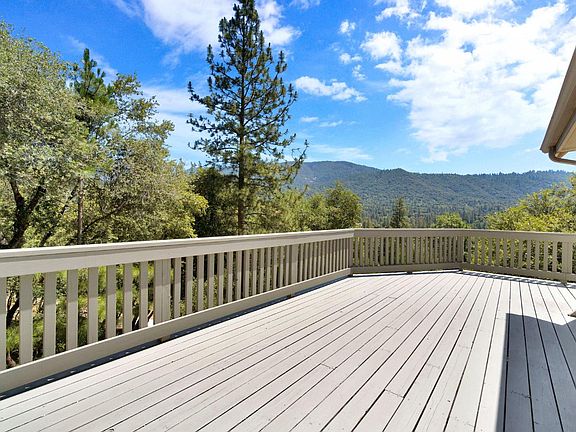 4th image of 2471 Kokanee Dr