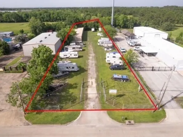 5104 Highway 3, Dickinson, TX 77539