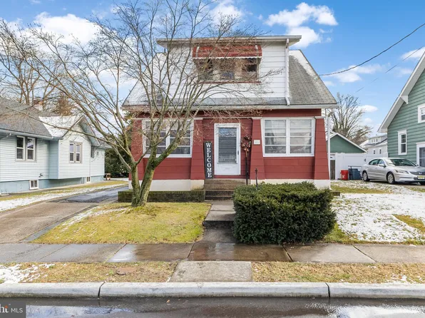 46 E Greenwood Ave, Oaklyn, NJ 08107