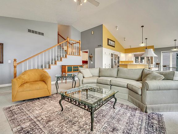 5th image of 1705 Lakeshore Dr
