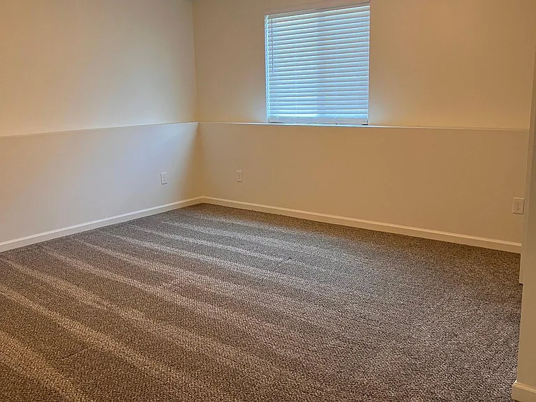 3310 Chapel Hill Dr W — Photo 15