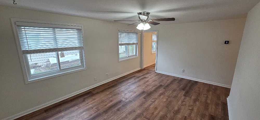 4 bed, 1128 sqft, $2,100 — Photo 3