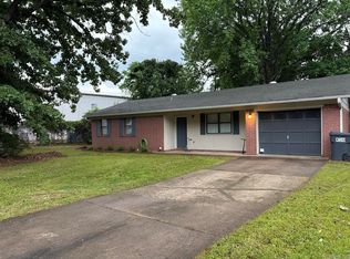 2112 E 14th St, Russellville, AR 72802