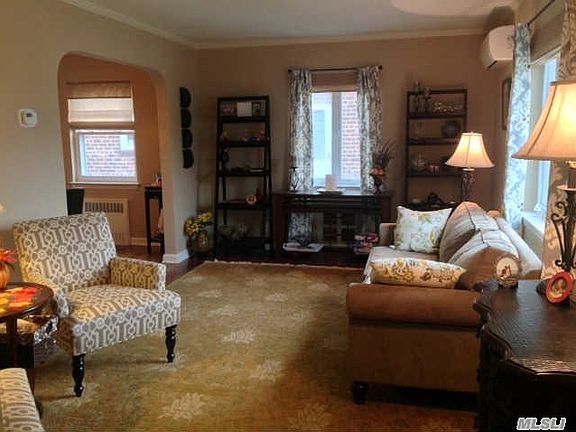 2nd image of 225 Roselle St