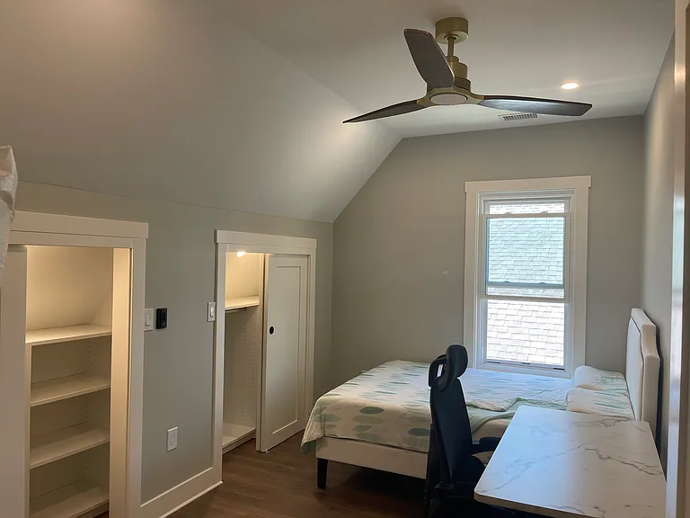 610 Cambridge St — Photo 9