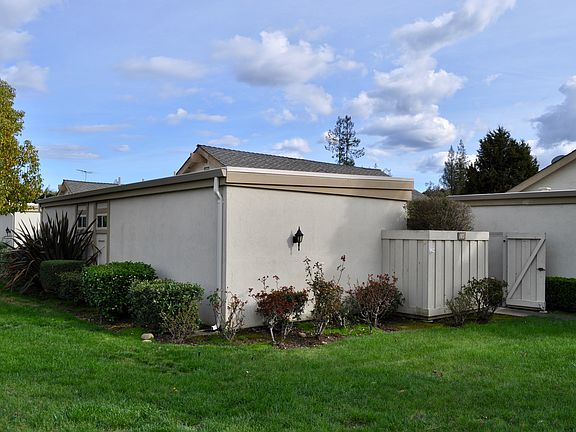 2nd image of 105 Escobar Ct
