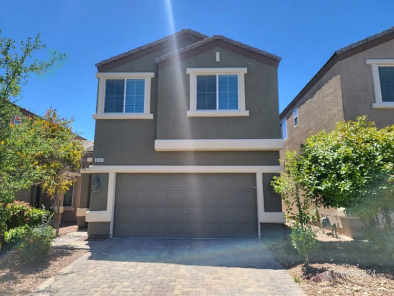 9747 Clifford Walk Ave — Photo 1