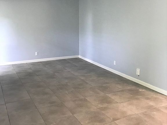 4th image of 2616 NE 14th Ave APT 3