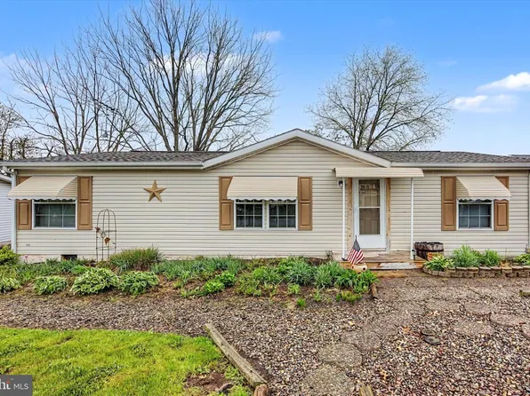16 Ray Dr, Denver, PA 17517