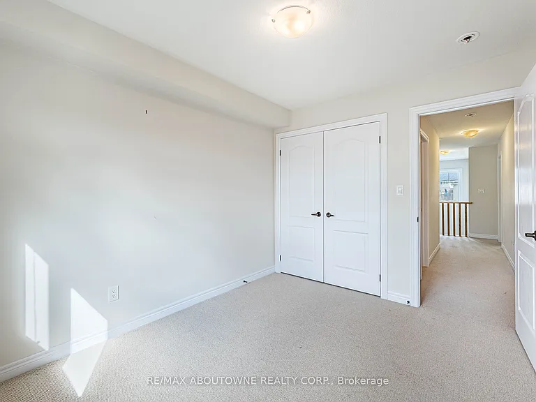 81 Pettitt Dr — Photo 35