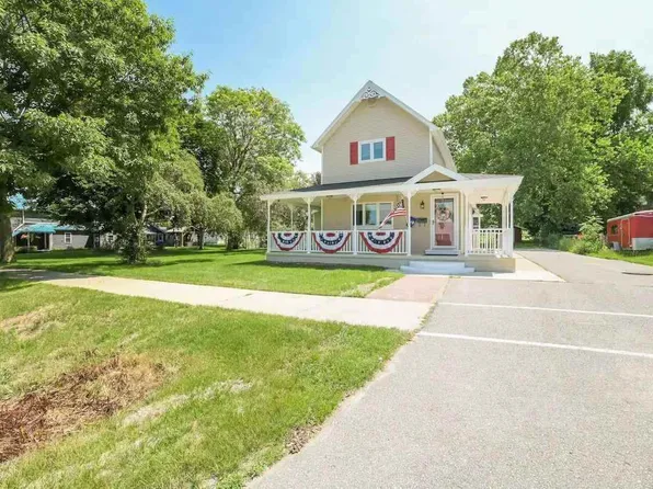 2481 Grove St, Boyne Falls, MI 49713