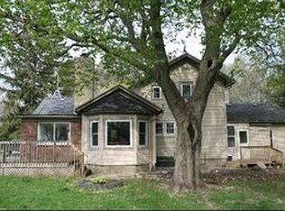 11511 Woodstock Rd, Garden Prairie, IL 61038