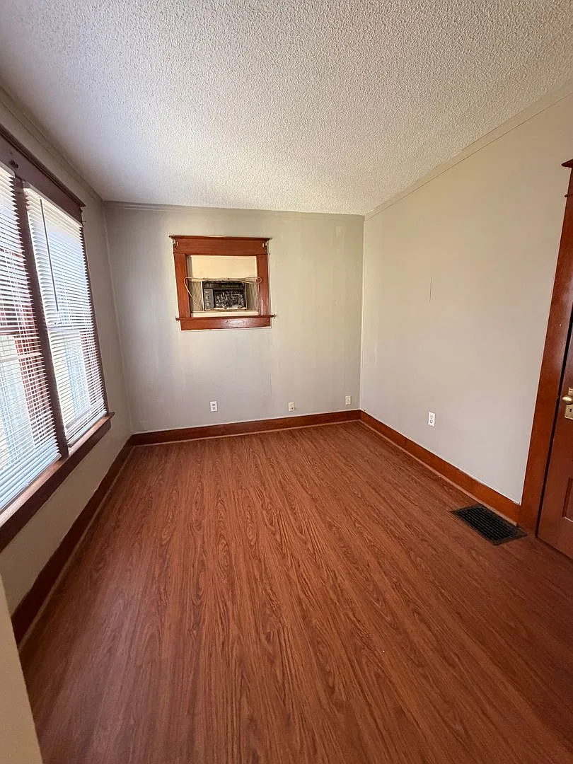 3322 Bowser Ave, Fort Wayne, IN 46806 Classic 3-Bedroom Home with Functional Layout — Photo 4