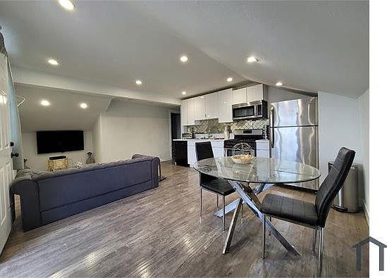 1st image of 532 N Berendo St #C