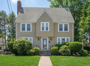 25 Allen Ave, Newton, MA 02468