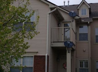 23871 Greenwood Dr, Flat Rock, MI 48134