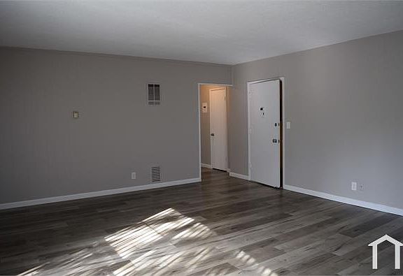 4th image of 4515 Santo Tomas Dr APT 8