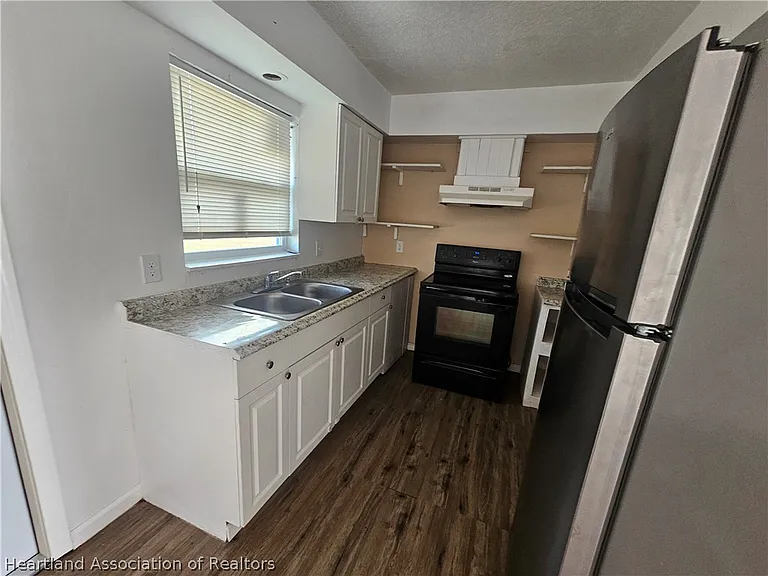 4917 Manatee Dr — Photo 4