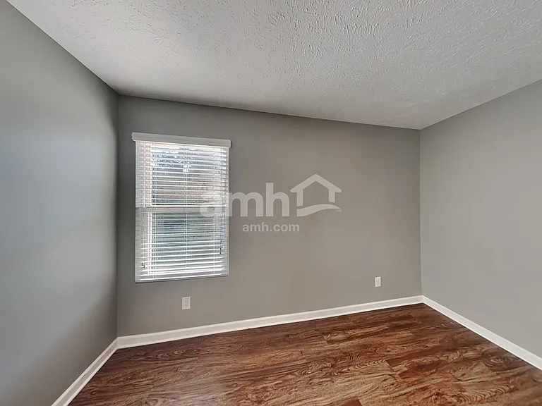 1010 Harmony Ln — Photo 17