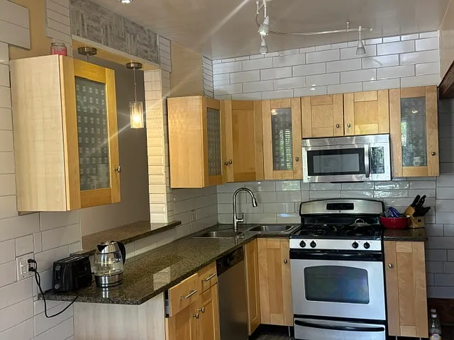 2717 Girard Ave S #201 — Photo 17