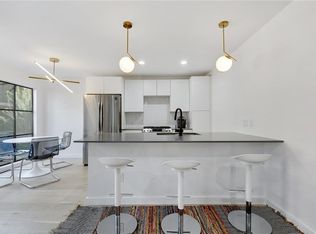 400 E 30th St APT 204, Austin, TX 78705