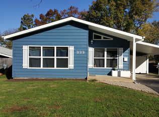 333 Lakeside Dr, Ballwin, MO 63021