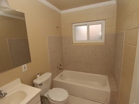 5th image of 3300 Horseshoe Dr