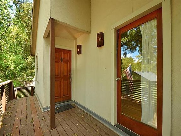 4th image of 4405 Shoalwood Ave #B